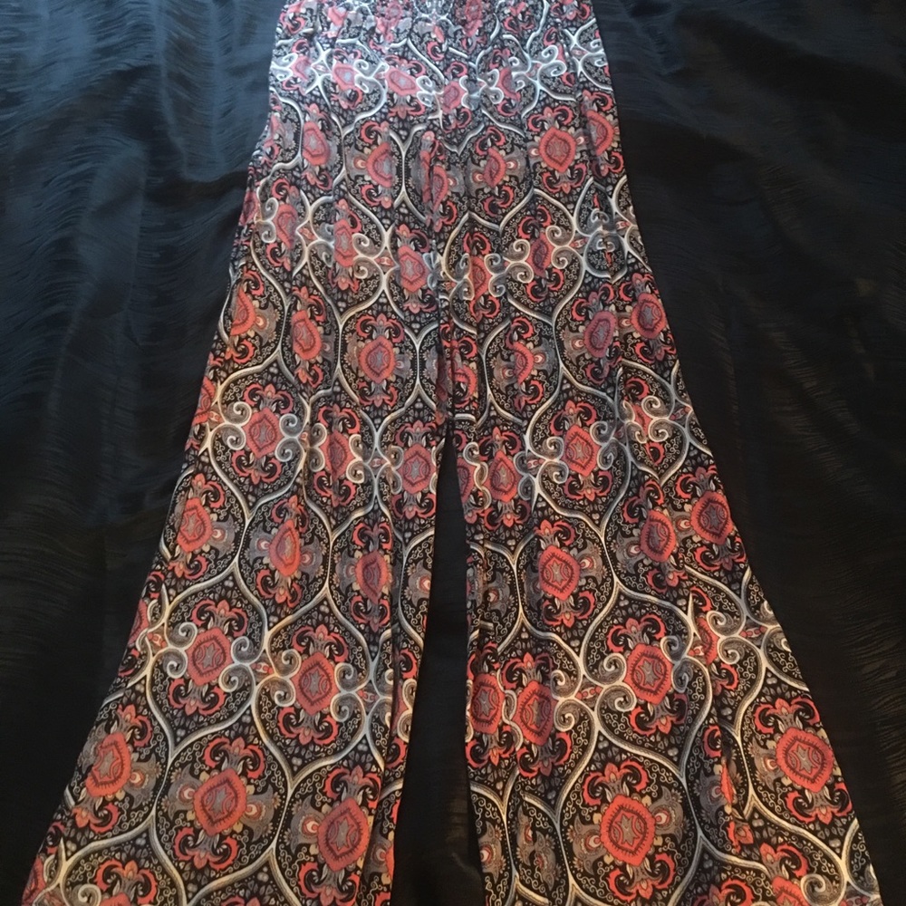 Elastic waist, Paisley patterned wide legged pants